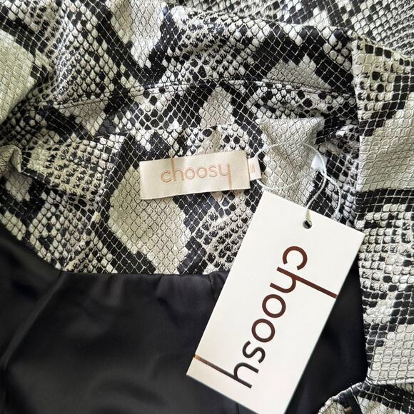 NWT Choosy Elizabeth Faux Snakeskin Coat Belted Women's Sizes M - Picture 9 of 12